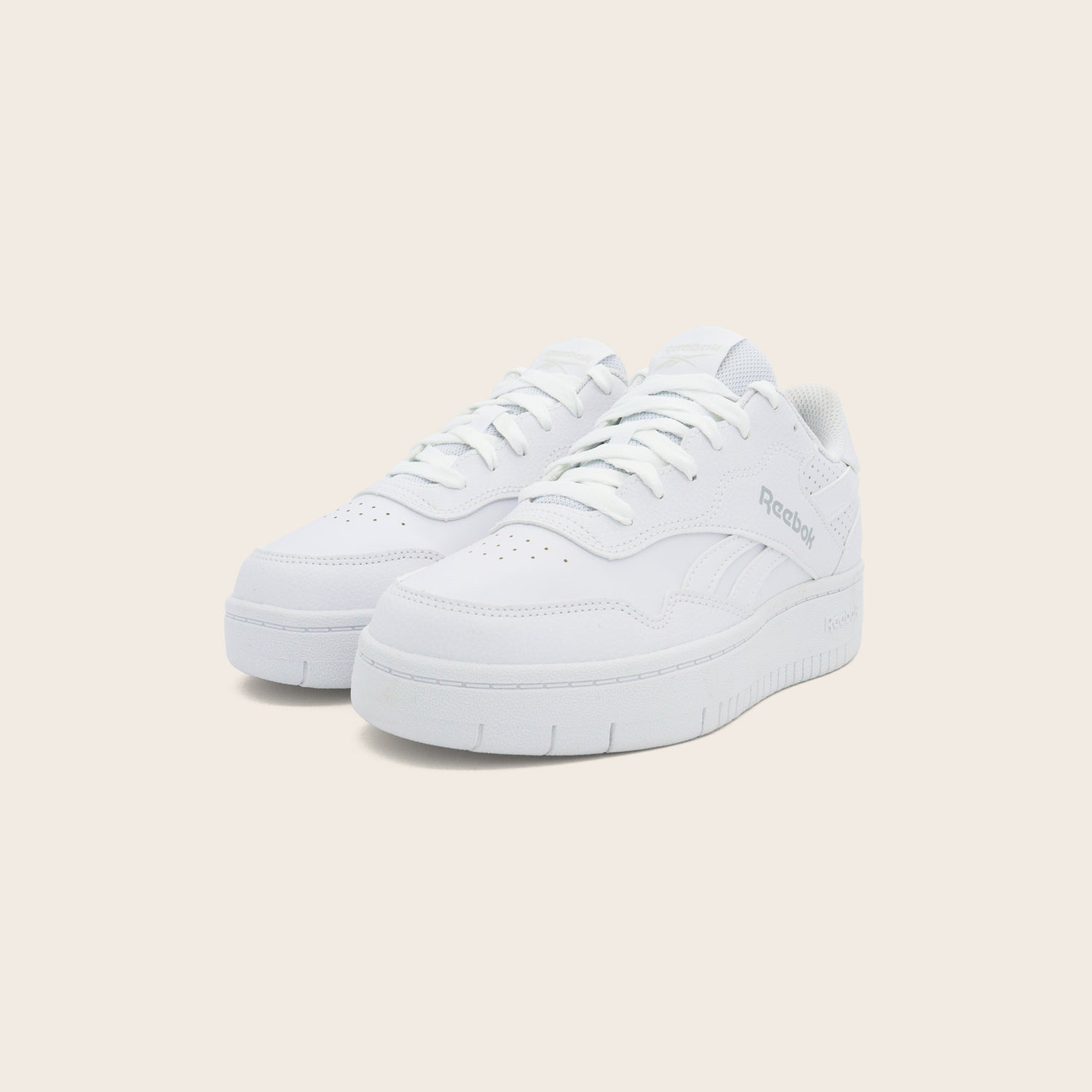 Tenis Blancos Reebok BB 1000 Double para Mujer | Estilo Clásico y Comodidad