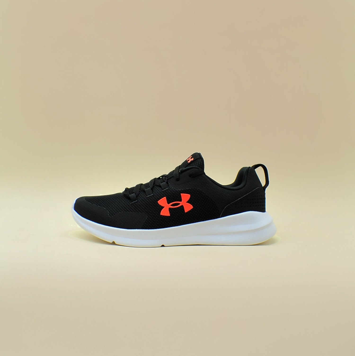 Tenis Under Armour Essential