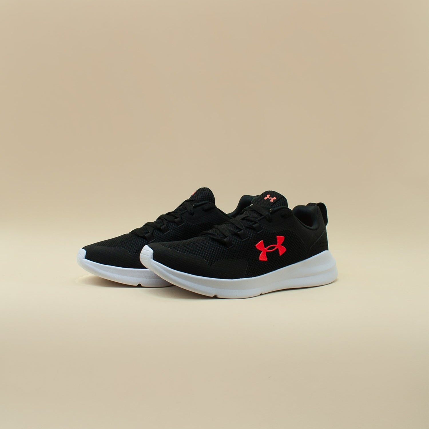 Tenis Under Armour Essential