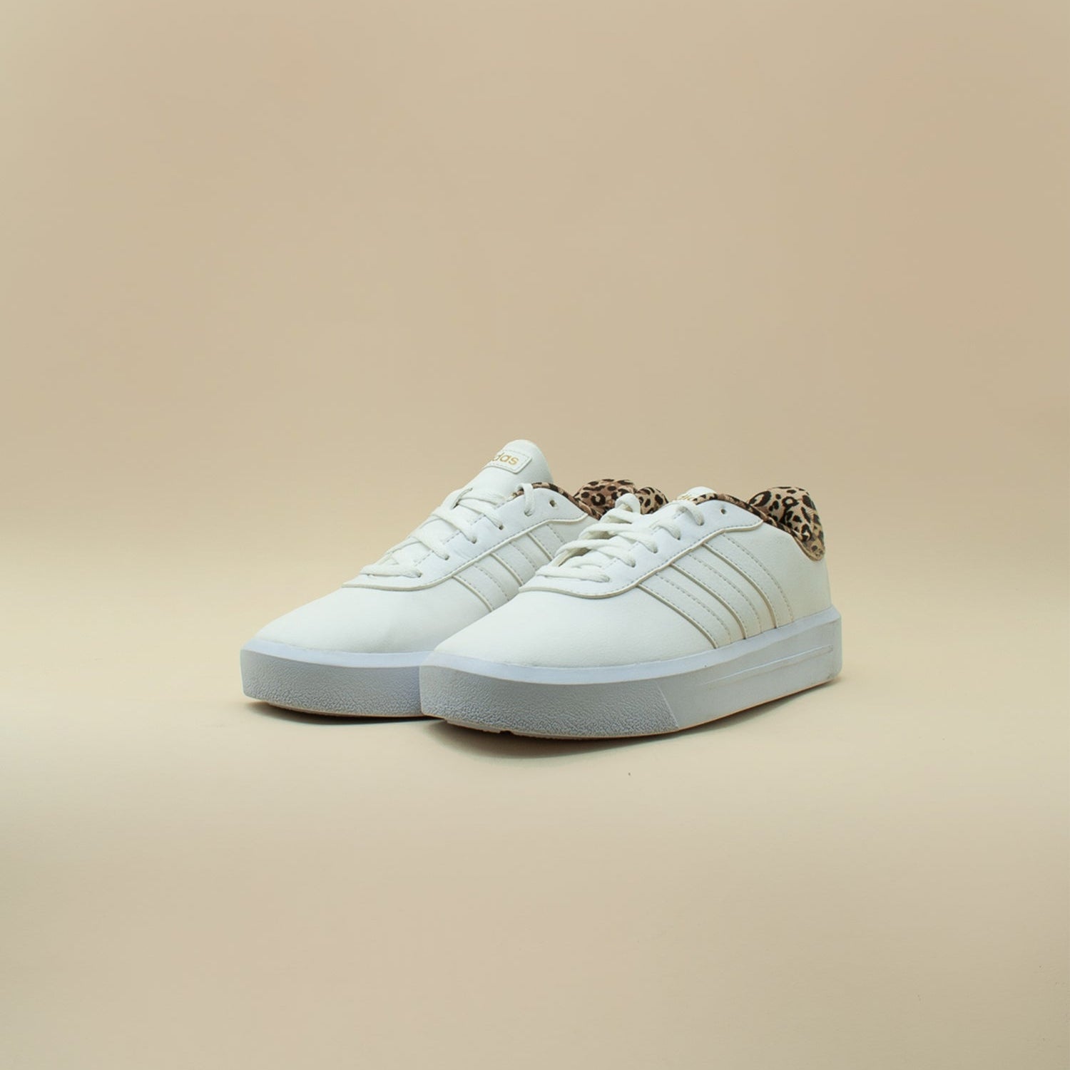 Tenis adidas Mujer Court Platform