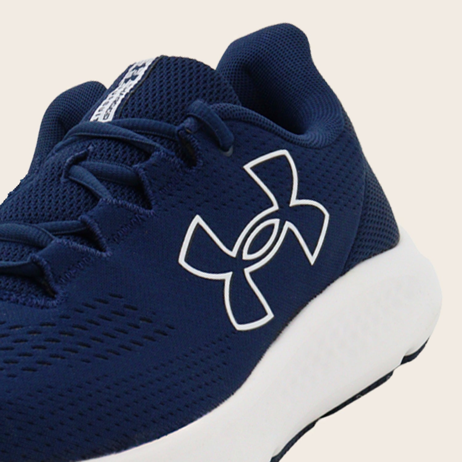 Tenis Under Armour Charged Pursuit 3