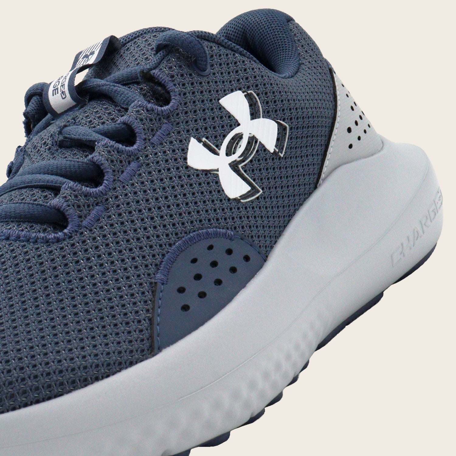 Tenis UA CHARGED SURGE 4