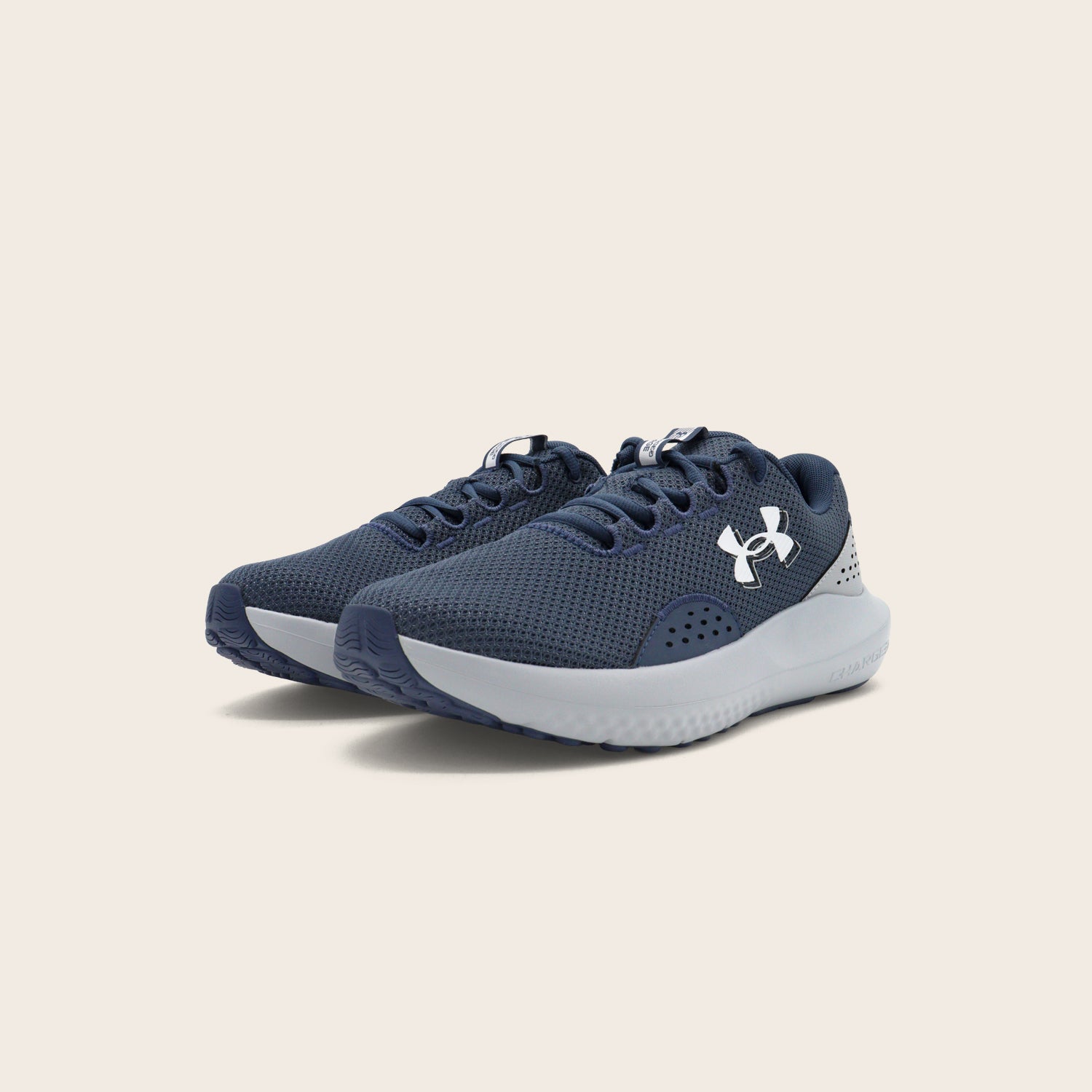 Tenis UA CHARGED SURGE 4