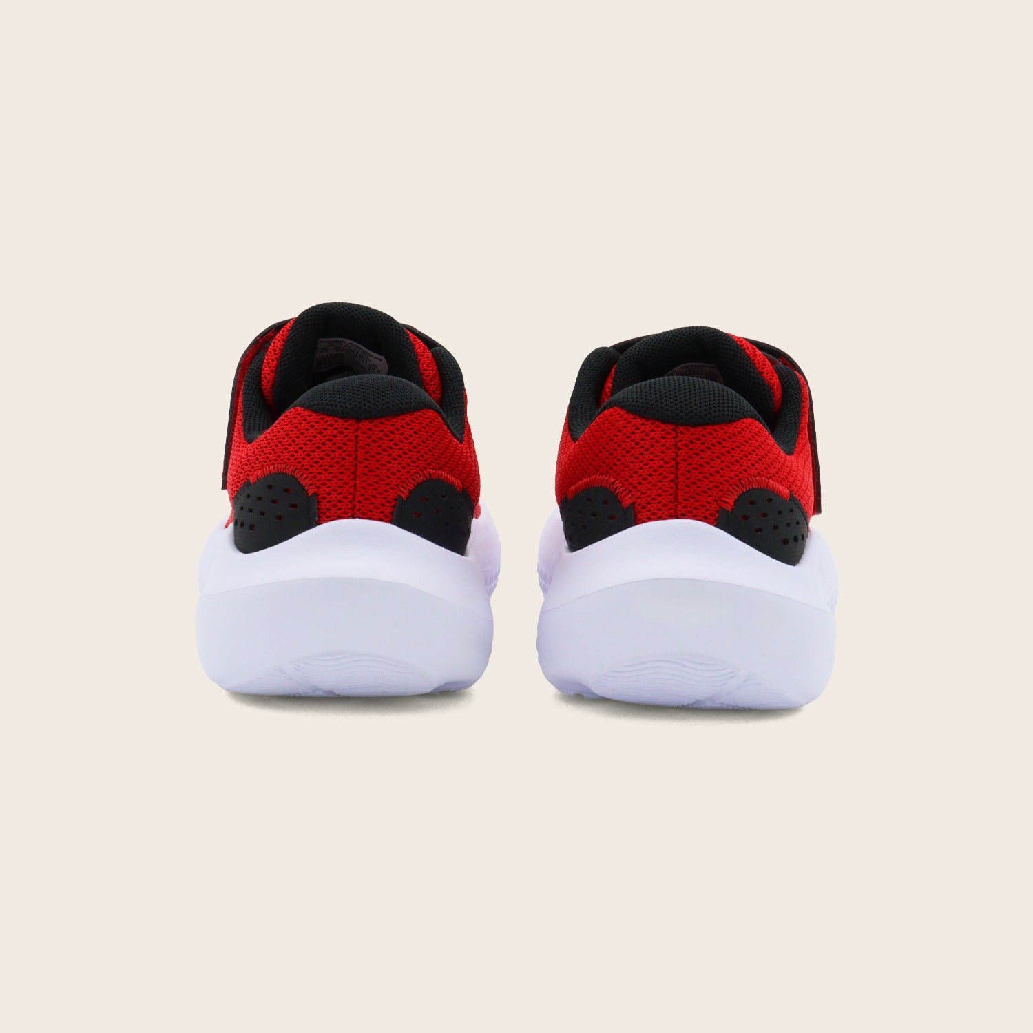 Tenis Under Armour Surge 4 AC