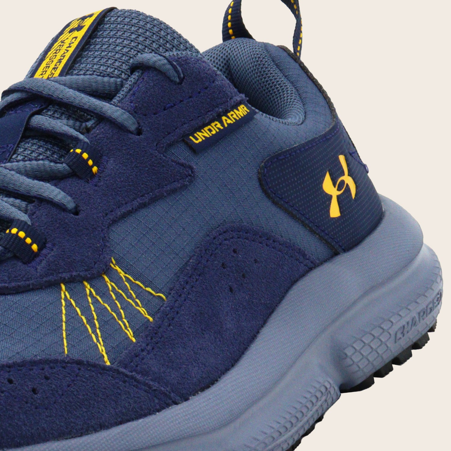 Tenis Under Armour CHARGED VERSSERT 2