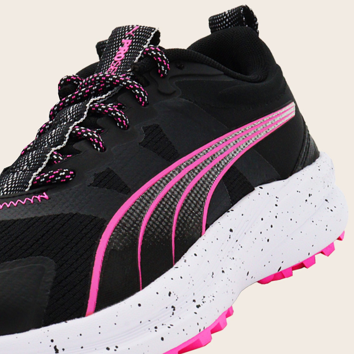 Tenis para Trail Puma Redeem Pro
