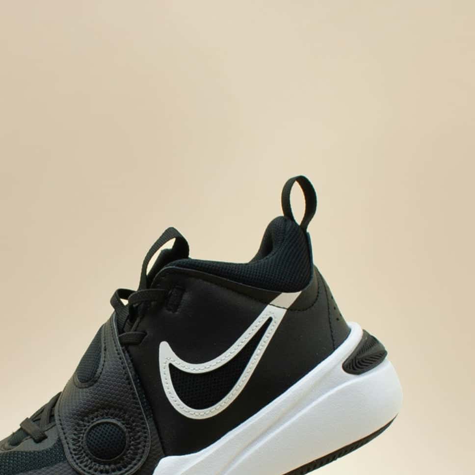 Tenis Nike Team Hustle D 11