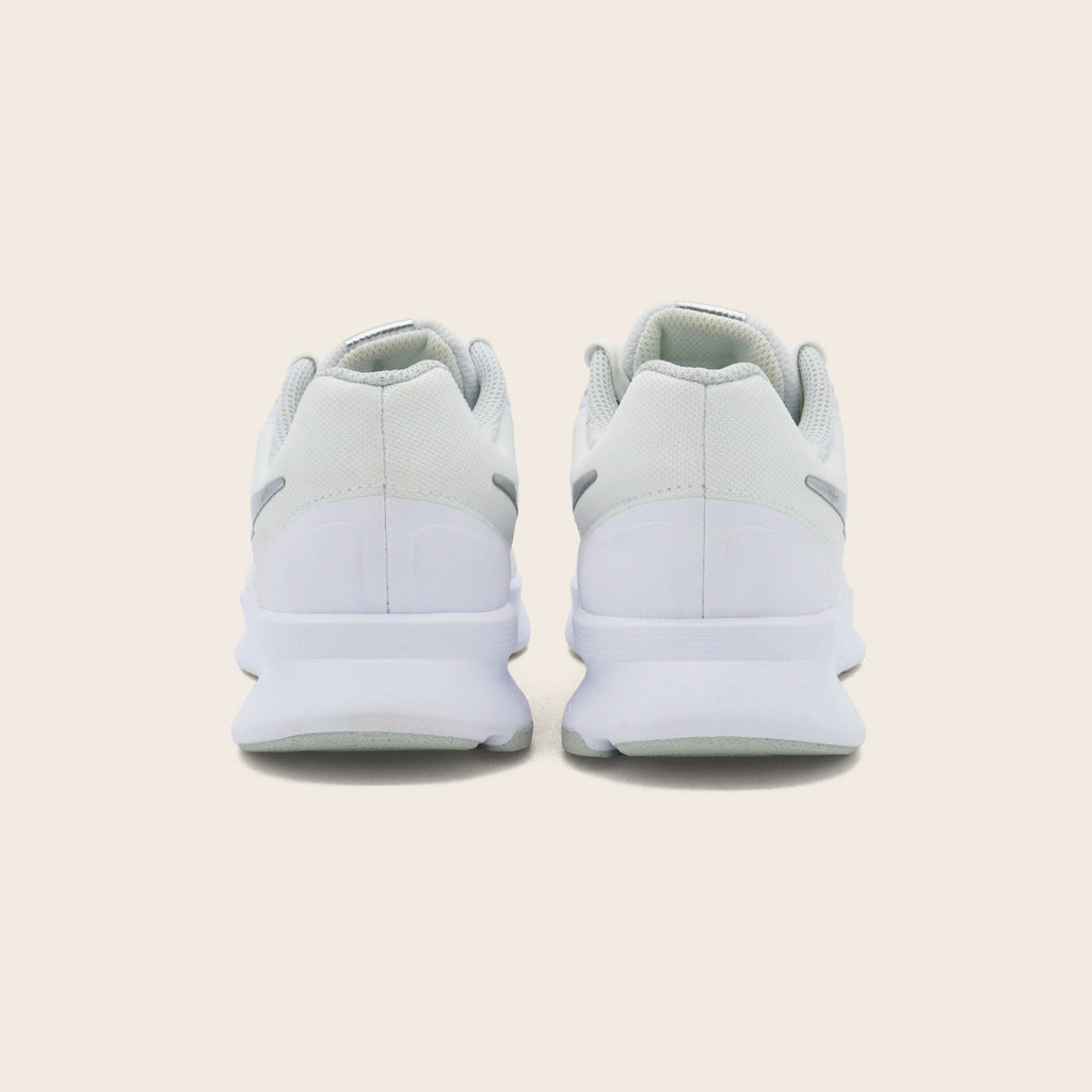 Nike WMNS Run Swift 3
