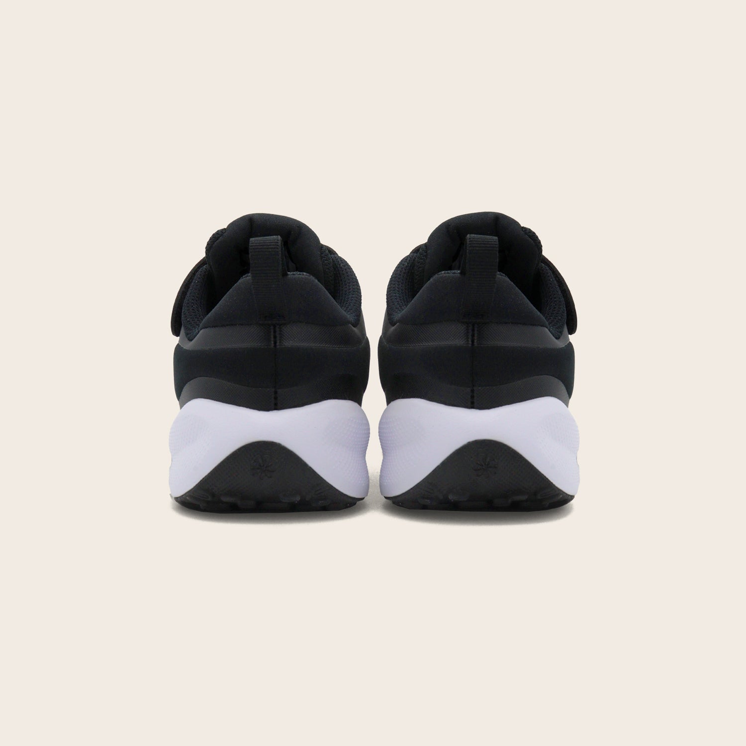 Tenis Nike Revolution 7 (PSV)