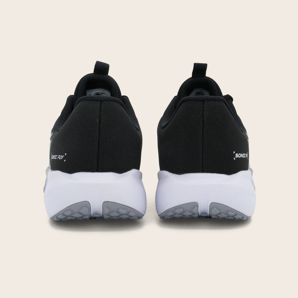 Tenis Nike Sonic Fly