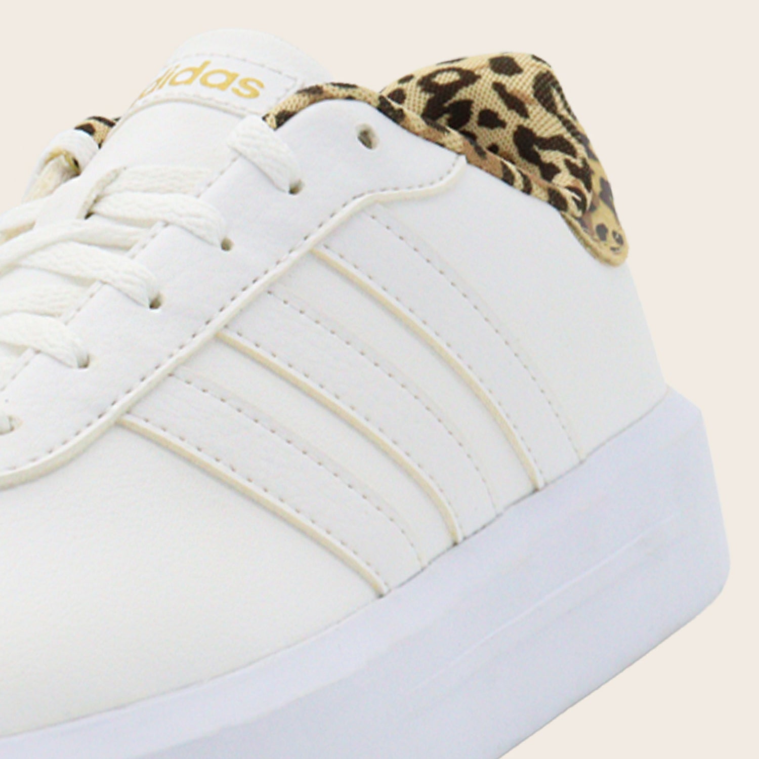 Tenis adidas Mujer Court Platform