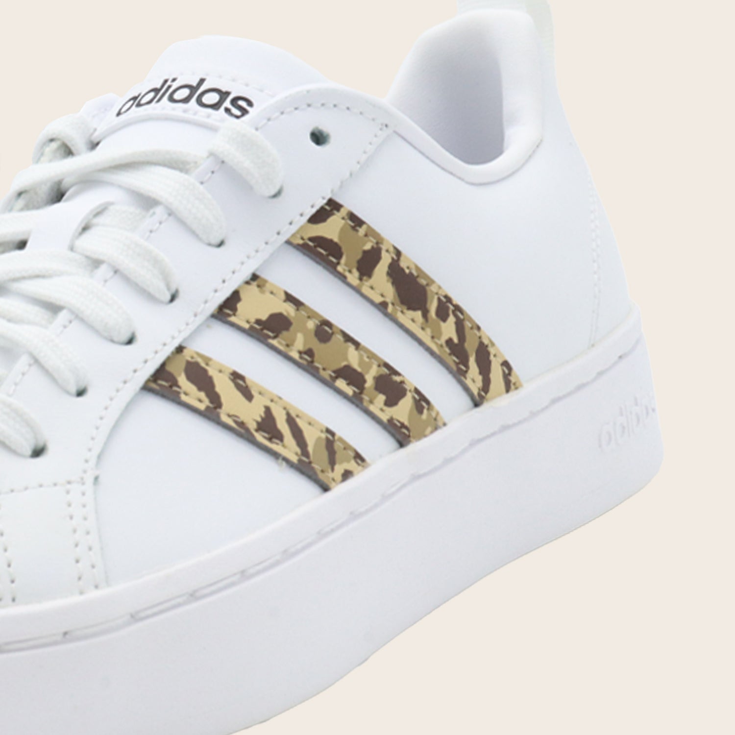 Tenis adidas Streetcheck