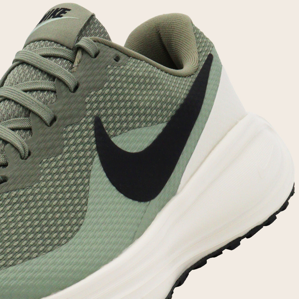 Tenis Nike Correr Revolution 8