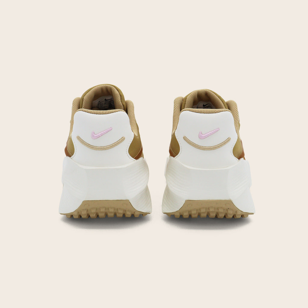 Tenis Nike Aura Edge para Mujer | Estilo Casual y Comodidad