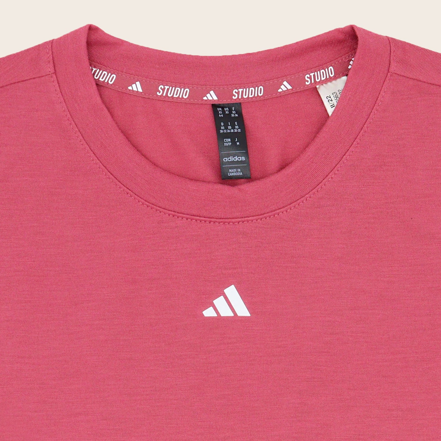 Playera adidas Studio Mujer