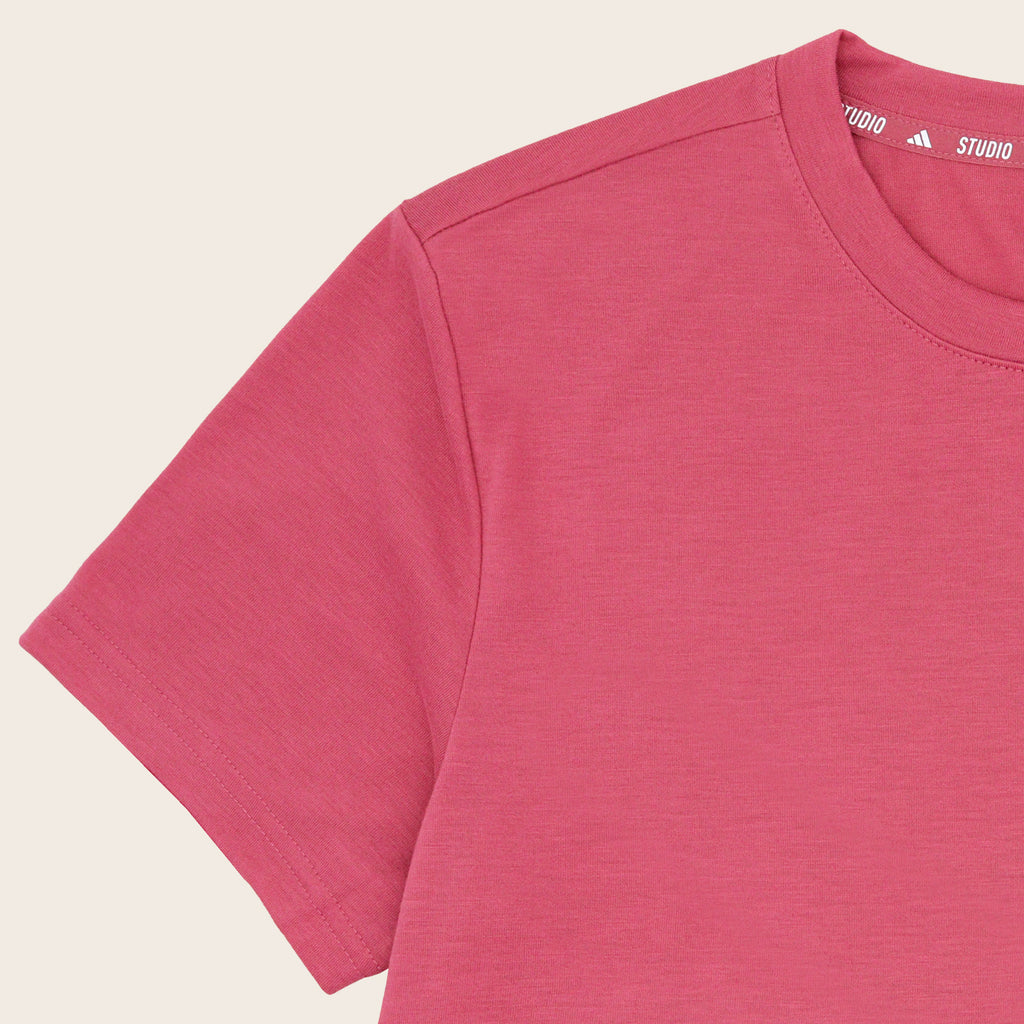 Playera adidas Studio Mujer