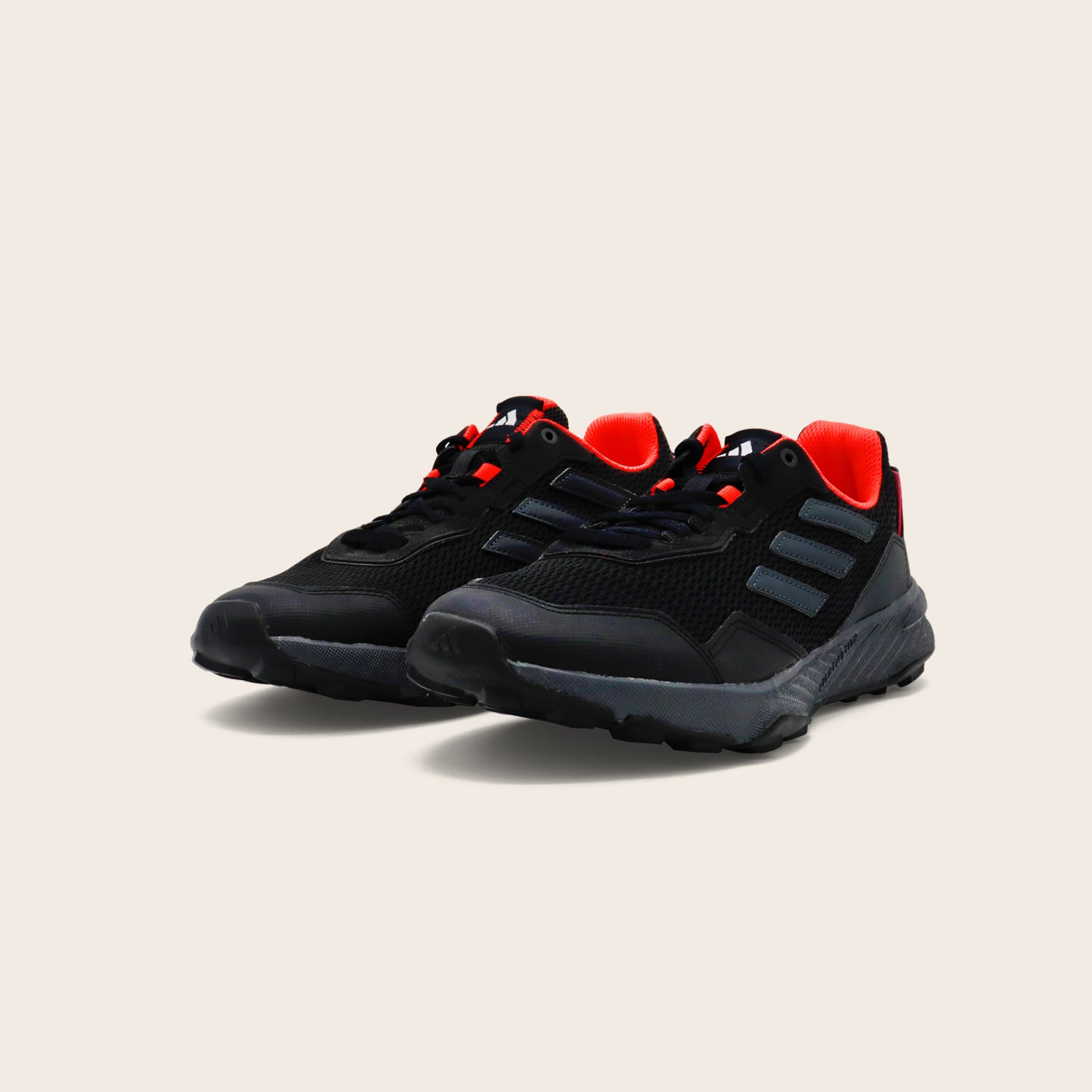 Tenis Adidas Outdoor Tracefinder