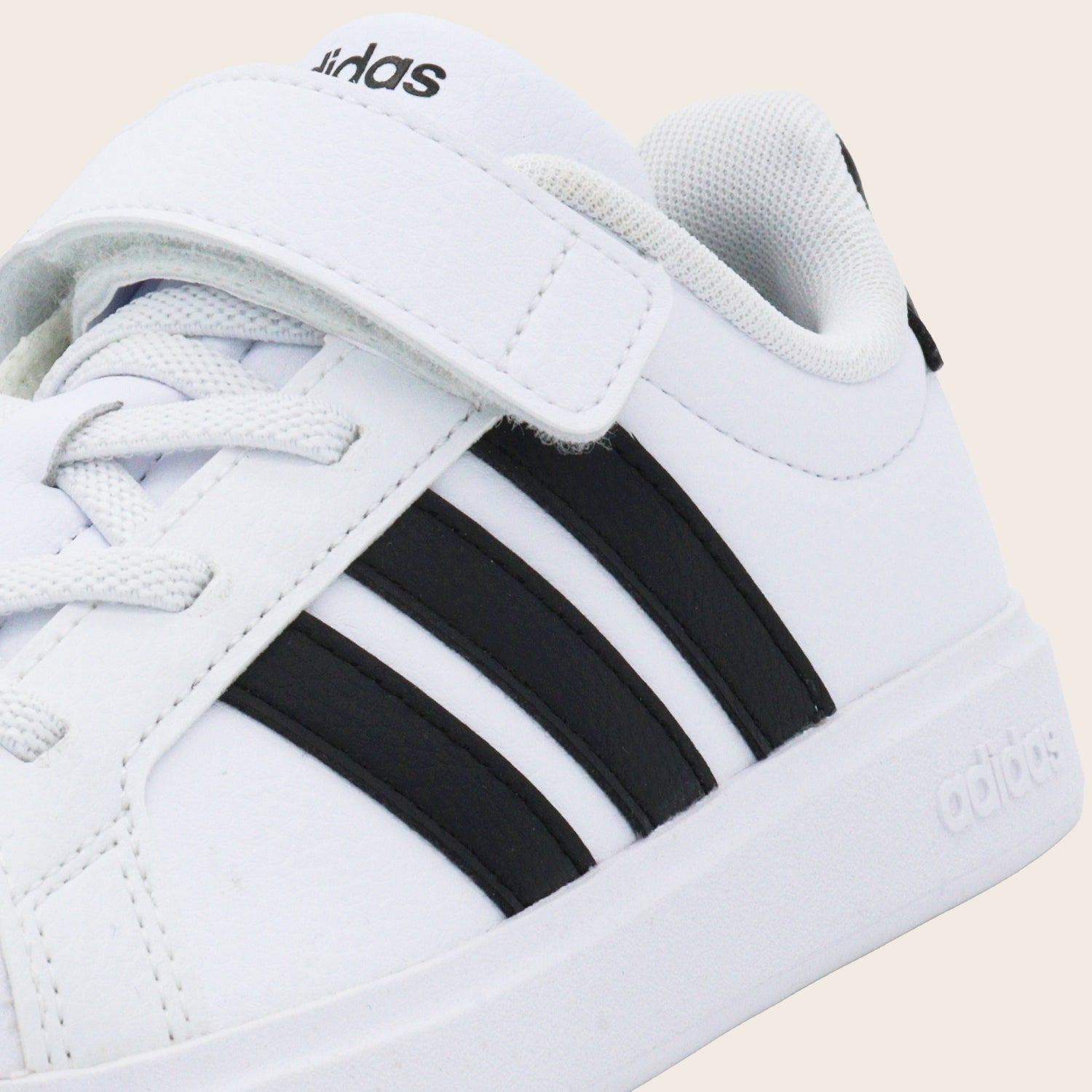Tenis adidas  Street Talk