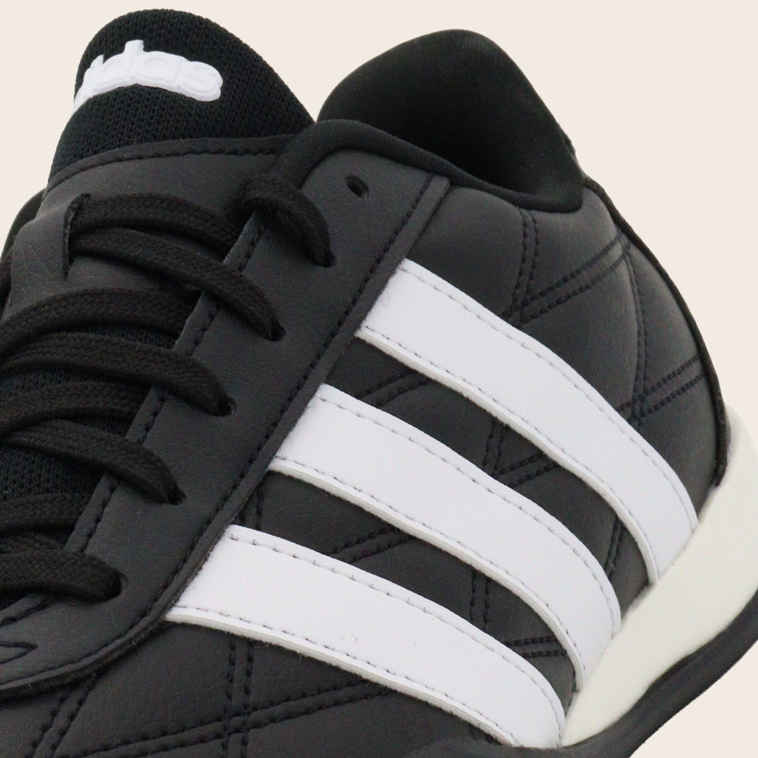 Tenis adidas GROUNDPULSE Negro | Comodidad Urbana y Estilo Casual