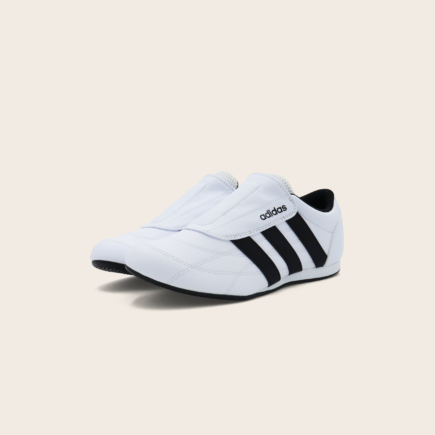 Tenis adidas Tekwen