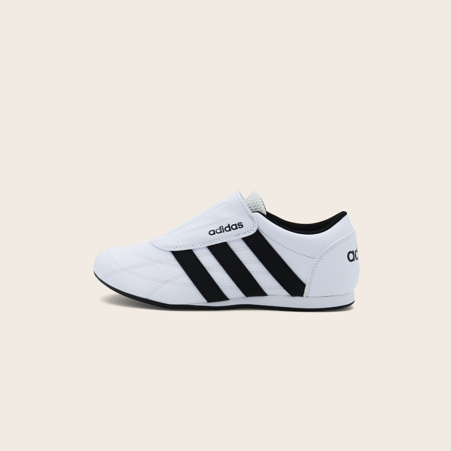Tenis adidas Tekwen