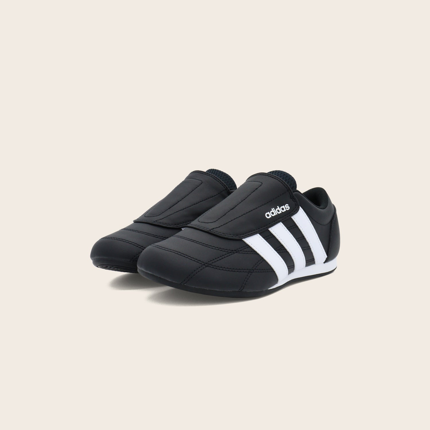 Tenis adidas Tekwen