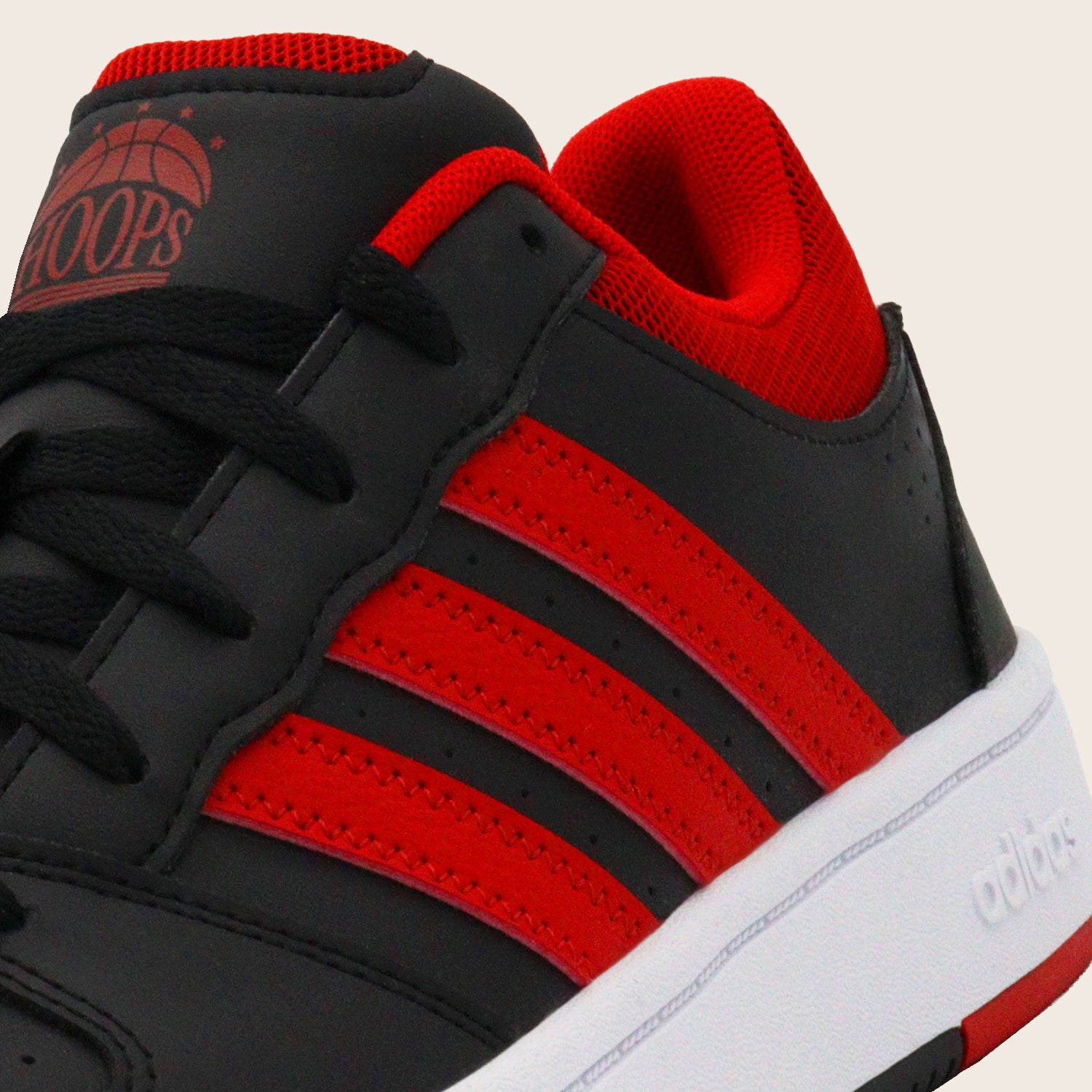 Tenis adidas HOOPS CLASSIC Low | Estilo Basketball Retro y Urbano