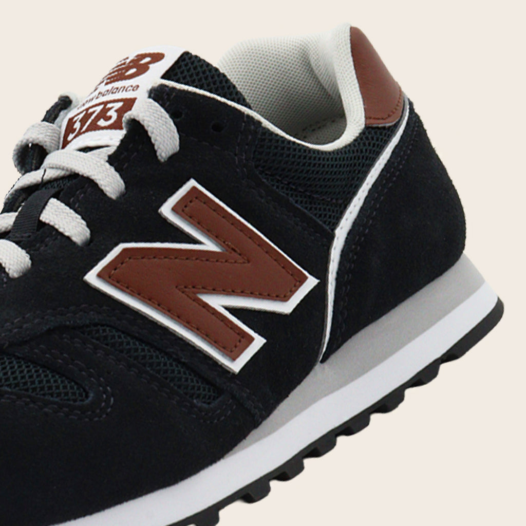 New Balance 373
